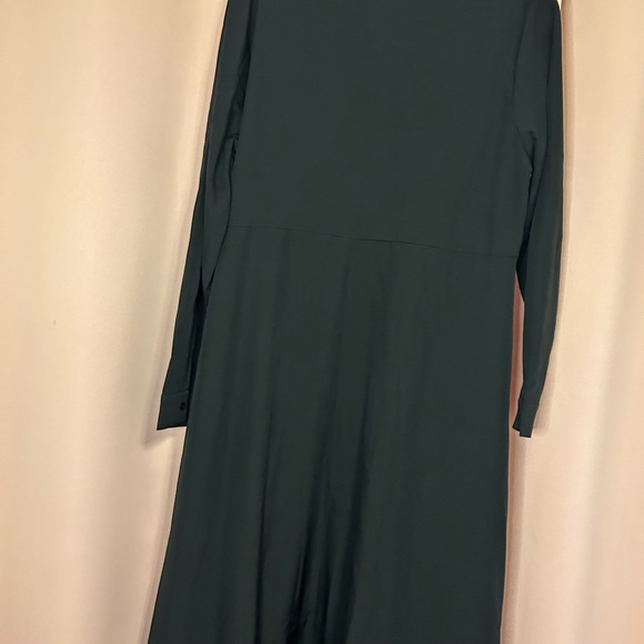 Price Reduction! Women’s long sleeve dress. - Picture 8 of 11